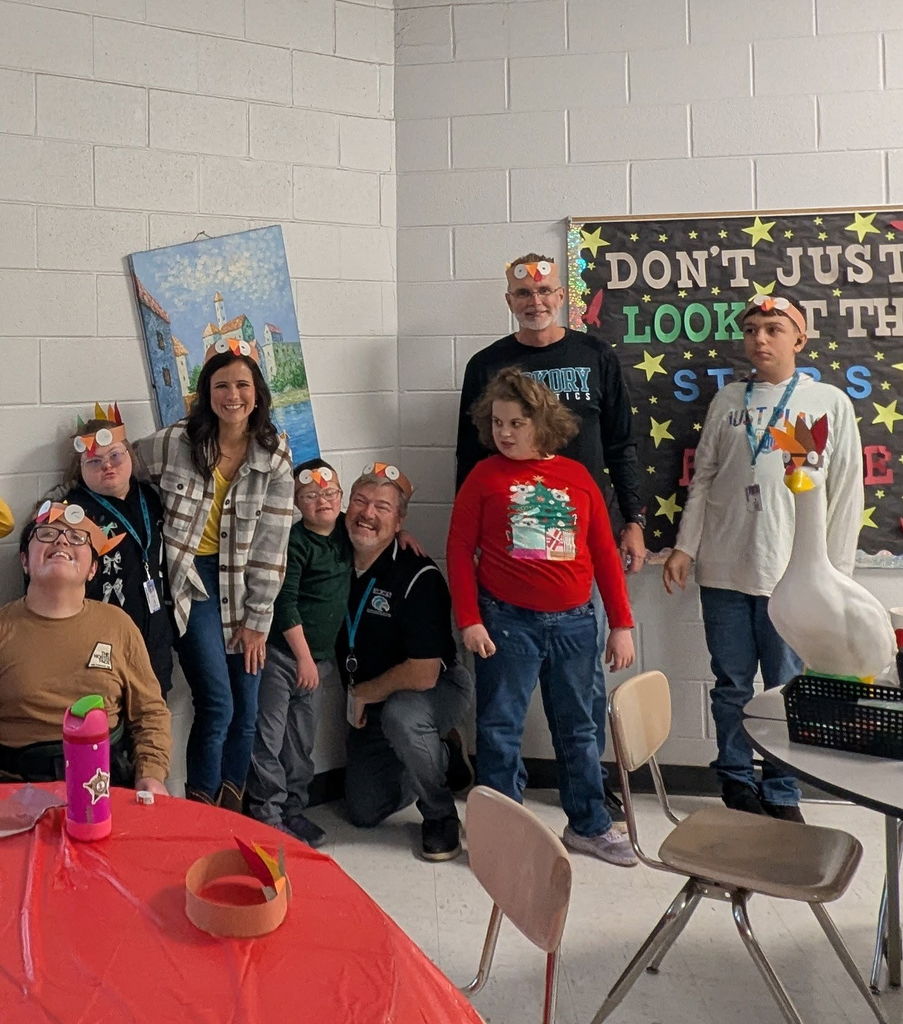 students at a friendsgiving