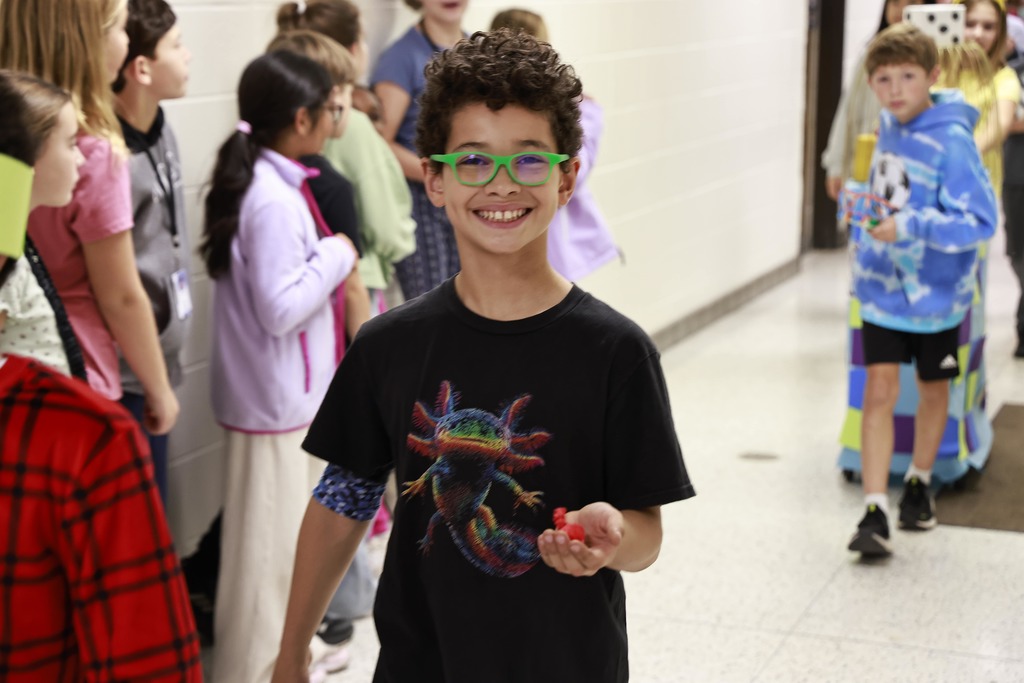 GBI Students walking in their thanksgiving parade
