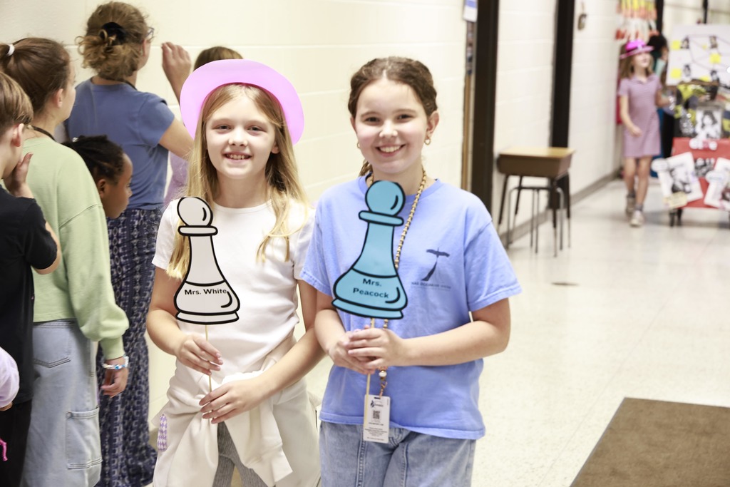 GBI Students walking in their thanksgiving parade