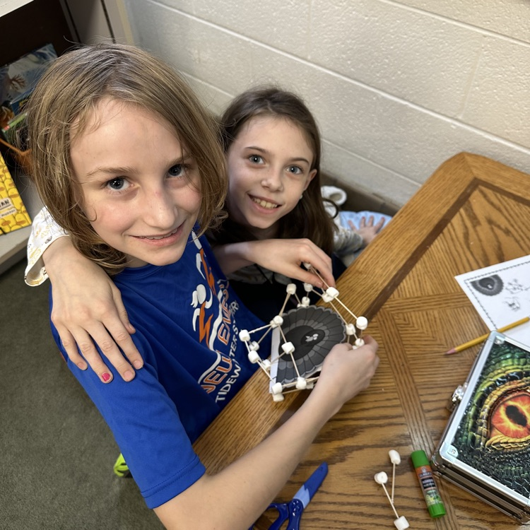 Students around their Turkey stem challenge 