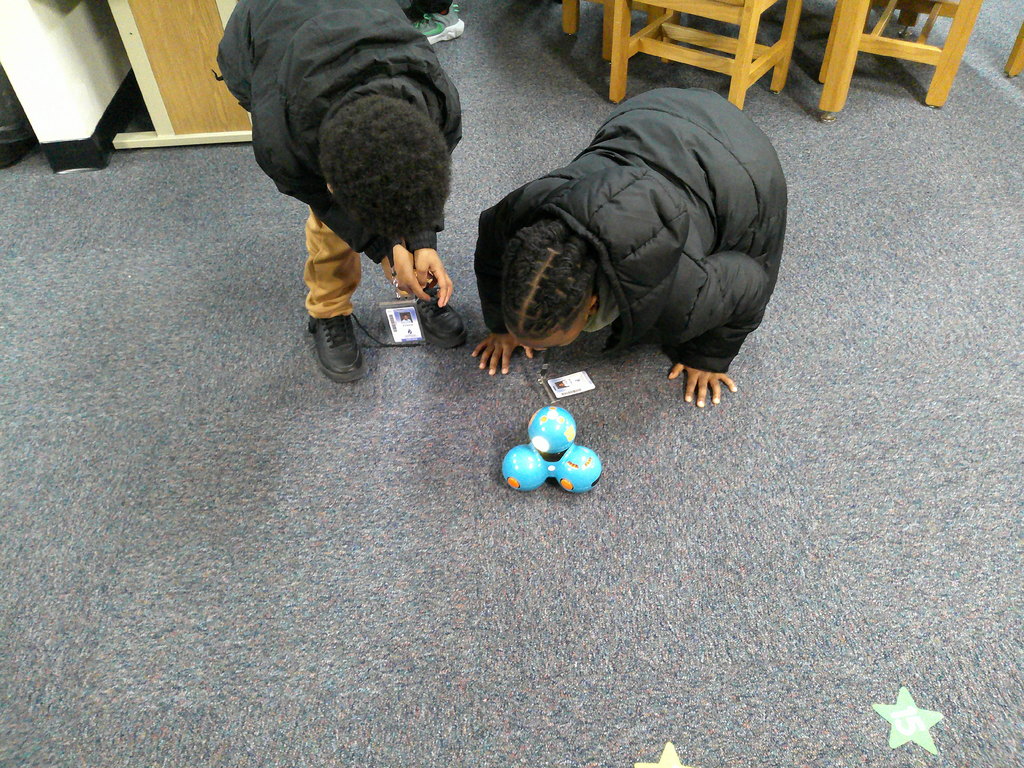 students code and observe Dash bot