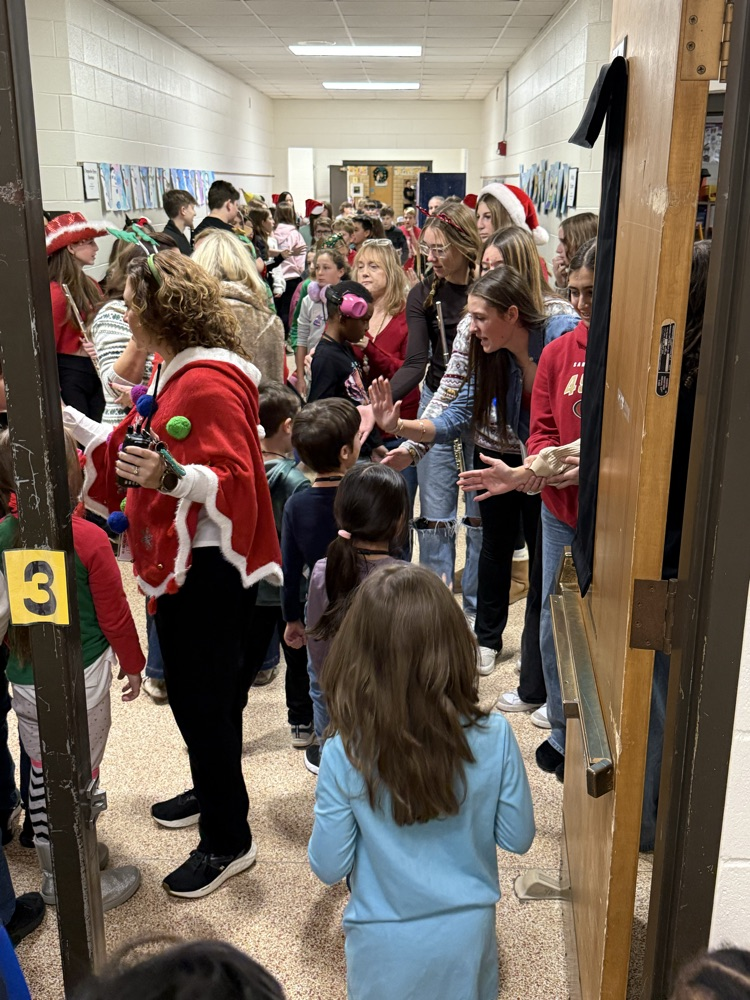 Hickory middle school performs