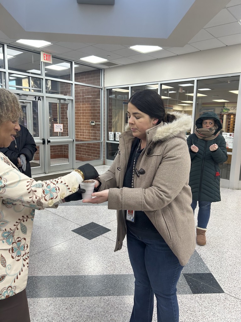 Warming up our amazing Parent Parade team members with some hot chocolate ☕❄️ Thank you for braving the cold and helping our mornings run smoothly!
