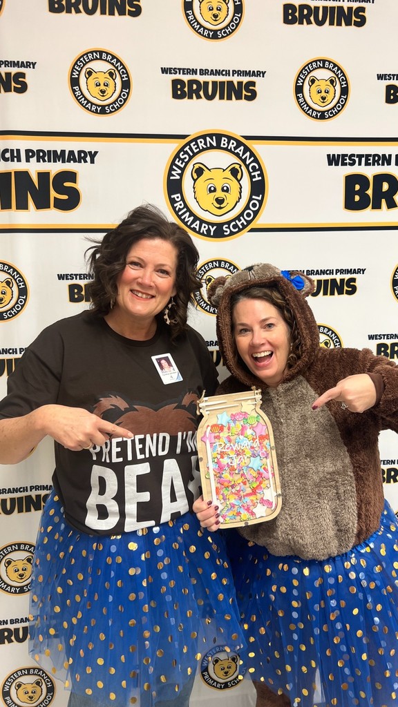 Principals with attendance jar