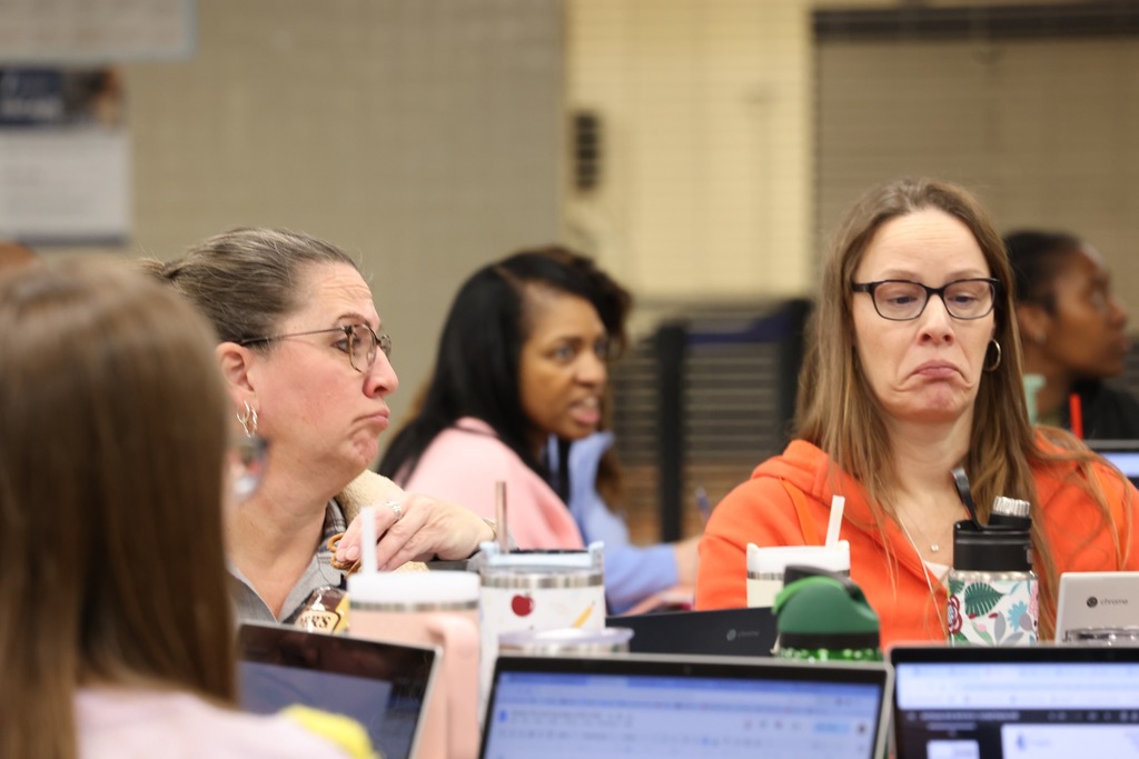 two female teachers learning 