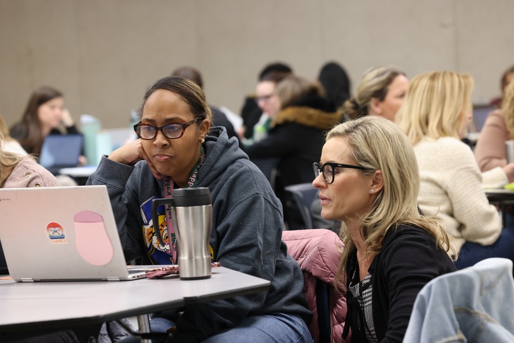 Catlin Tucker teaching another teacher