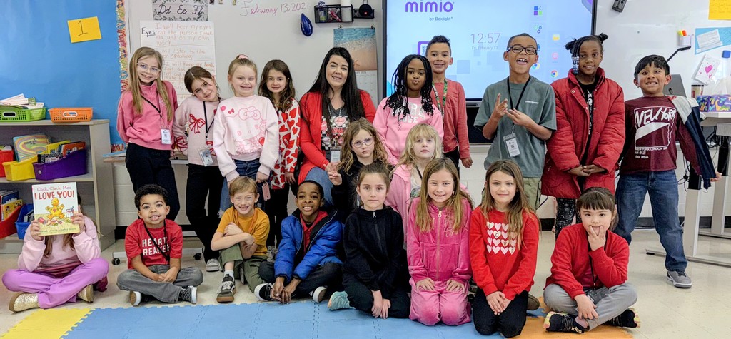 Look who dropped by!  Mrs. Phillips’ students got a huge surprise today when Mrs. Hammond visited as their guest reader.