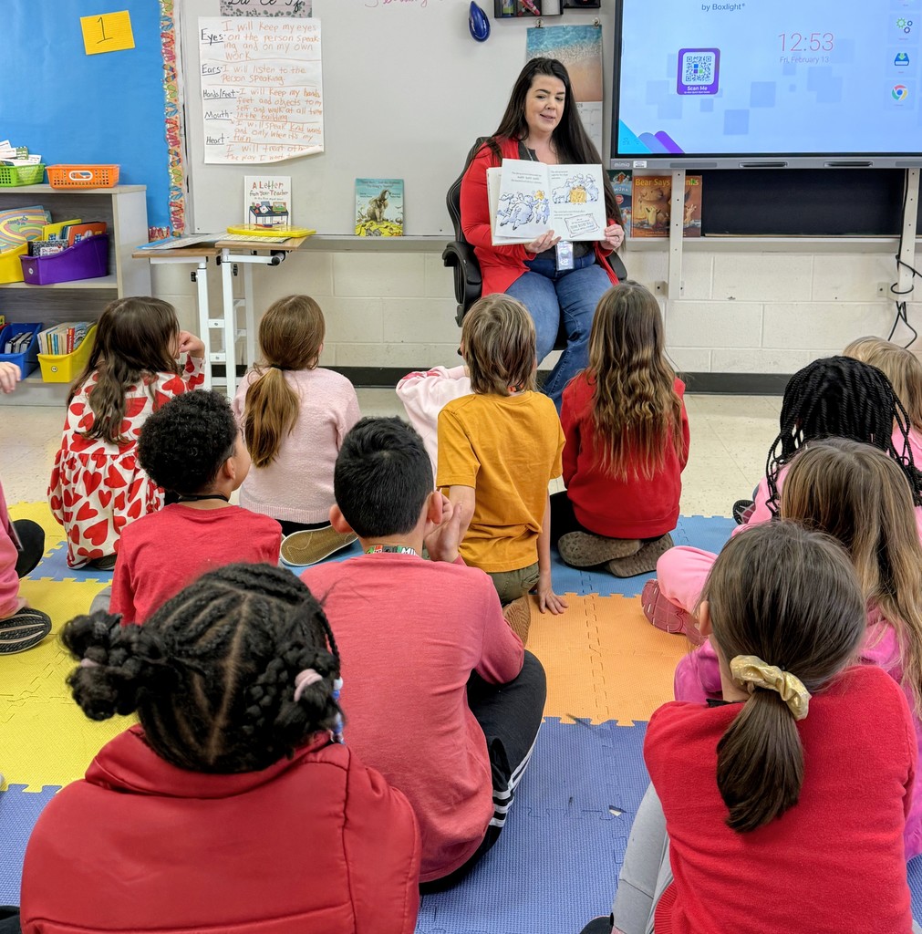 Look who dropped by!  Mrs. Phillips’ students got a huge surprise today when Mrs. Hammond visited as their guest reader.