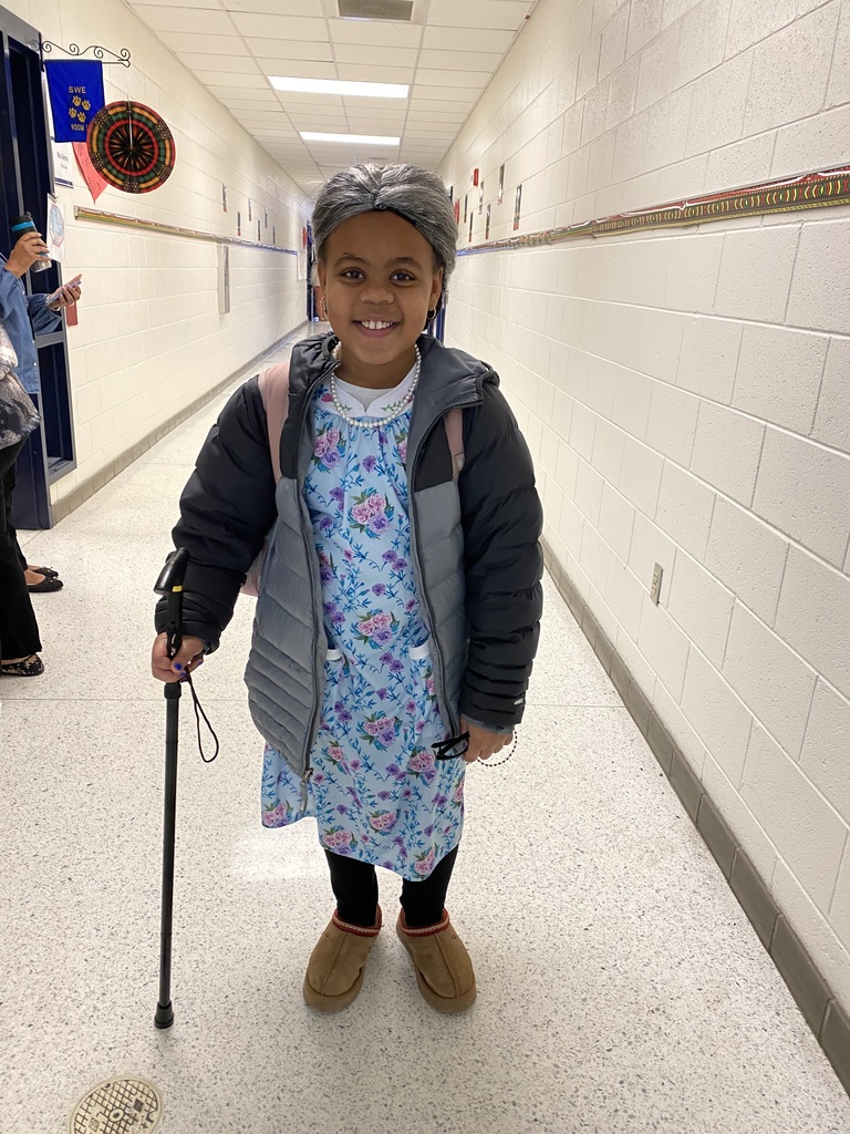 students dress up for the 100th day of school