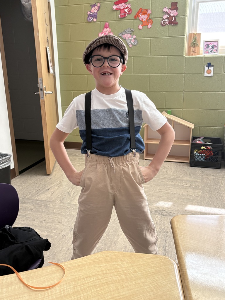 student dressed as 100 yr old on 100th day of school