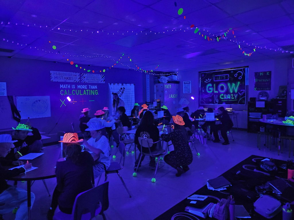 students in the glow lesson for Math class