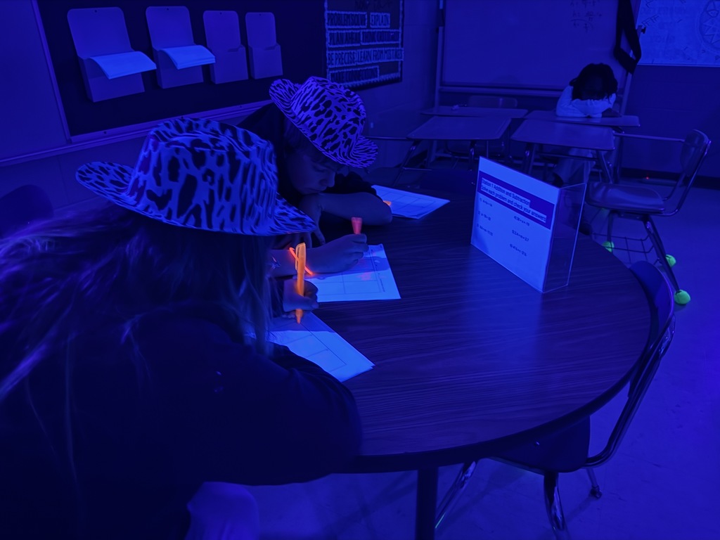 students in the glow lesson for Math class