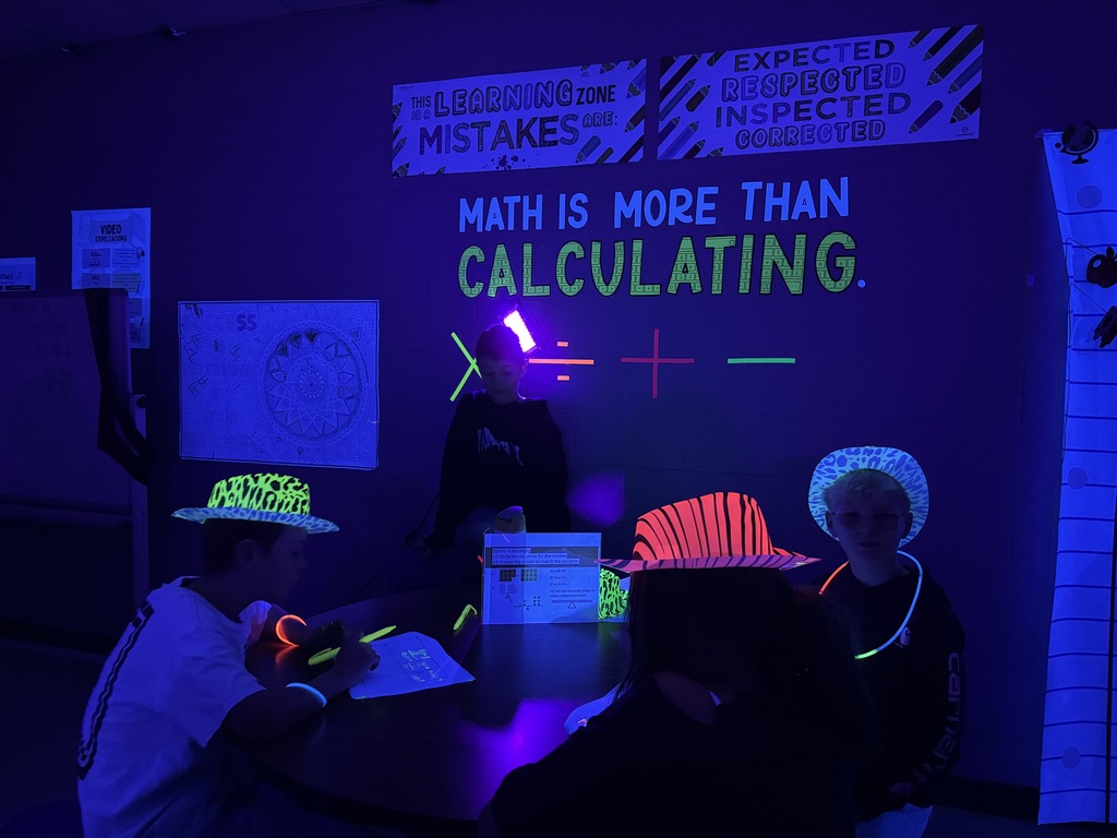 students in the glow lesson for Math class
