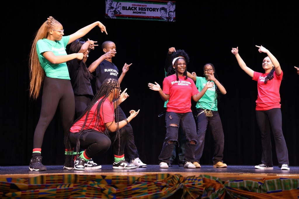 Crestwood Middle students performing and dancing.