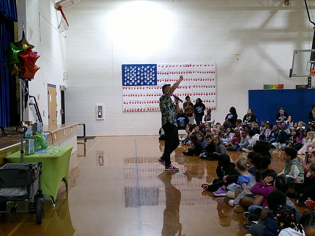 Leland Clelland reads his book to Georgetown Primary students