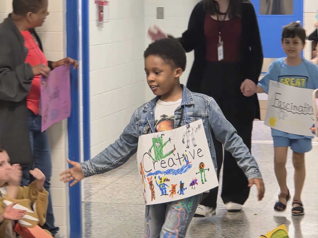 Students from Miss Thompson's class in the parade.