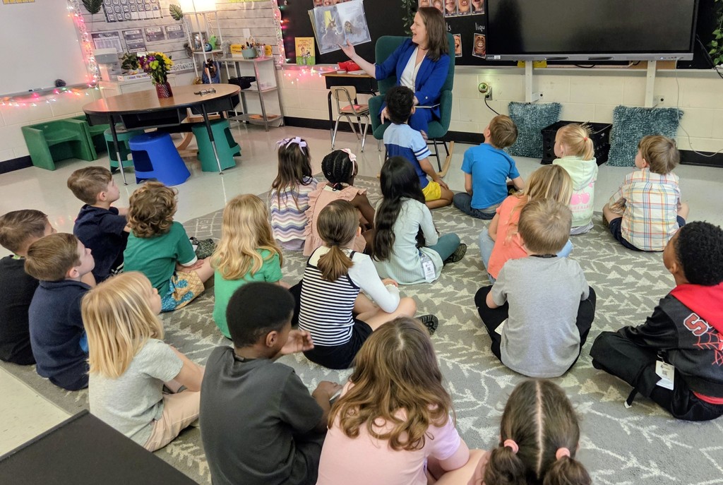 📚✨ Guest Reader Day at GFE was a hit!  We loved welcoming so many wonderful visitors who came to share stories with our students today. There’s nothing better than great books and great company—what a fantastic day! ❤️📖    A big THANK YOU to Mrs. Duda for all the hard work you put into making this day so fun and successful. We appreciate you! 👏😊