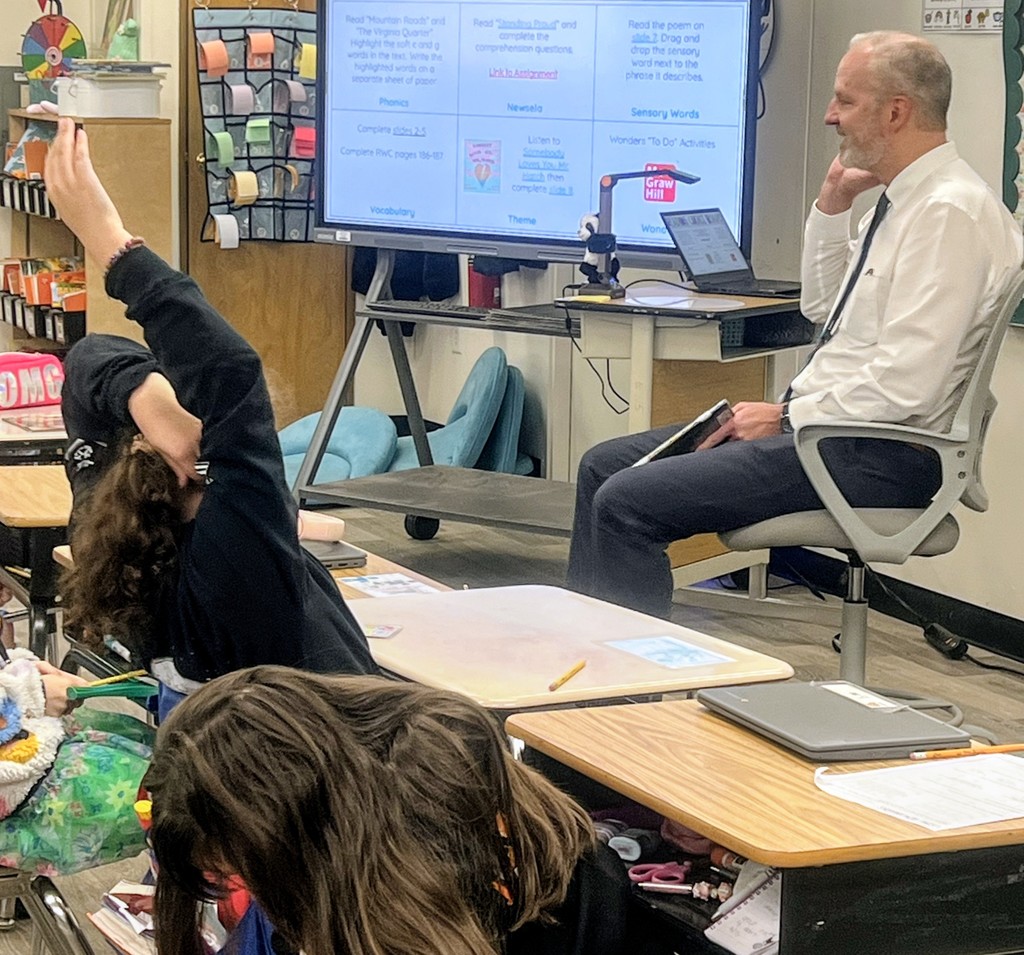 📚✨ Guest Reader Day at GFE was a hit!  We loved welcoming so many wonderful visitors who came to share stories with our students today. There’s nothing better than great books and great company—what a fantastic day! ❤️📖    A big THANK YOU to Mrs. Duda for all the hard work you put into making this day so fun and successful. We appreciate you! 👏😊