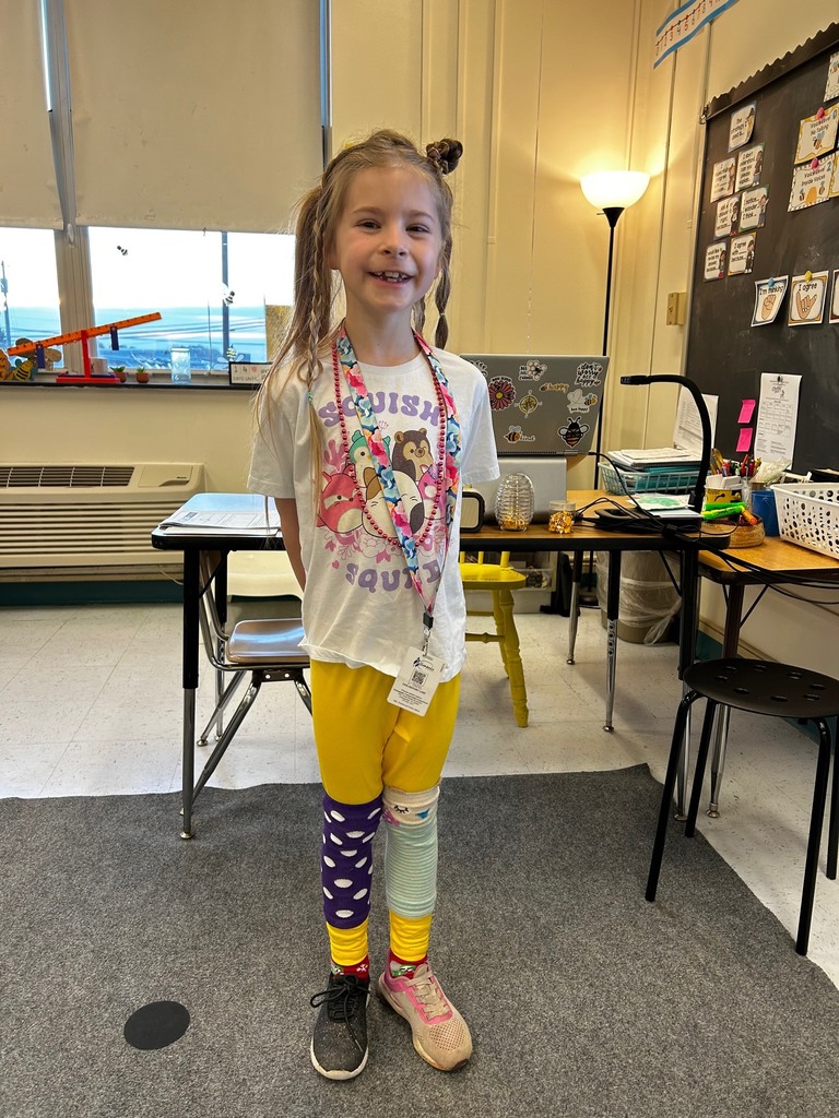students dressed up for mismatch day 