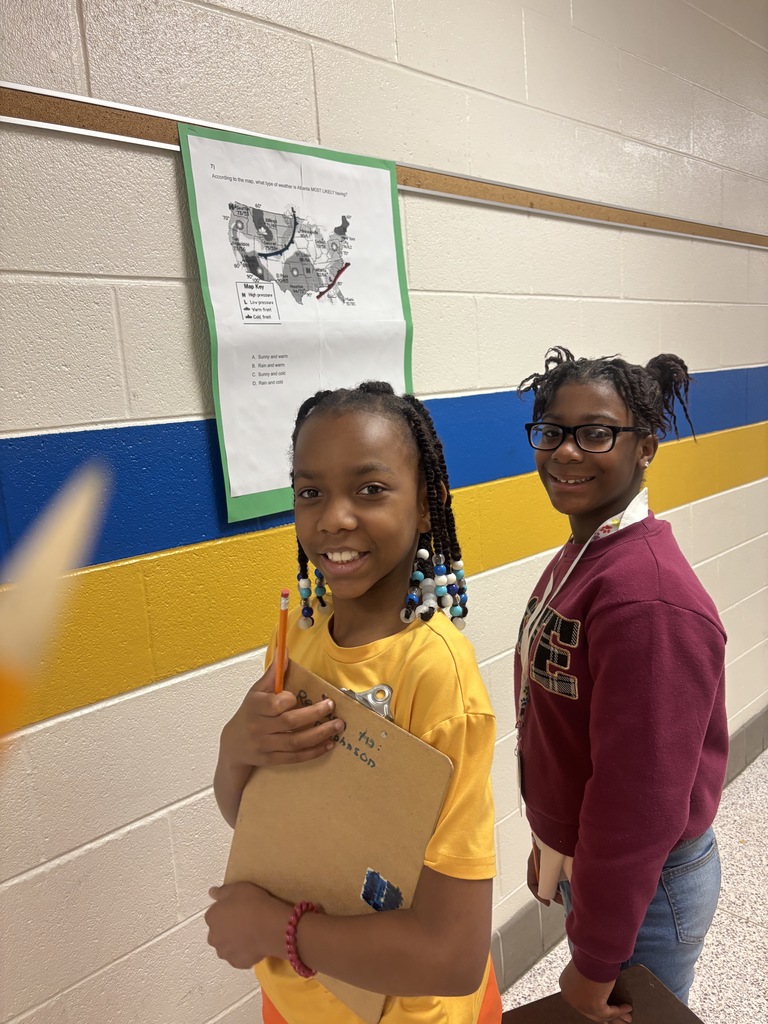 5th grade students analyze map to answer weather question