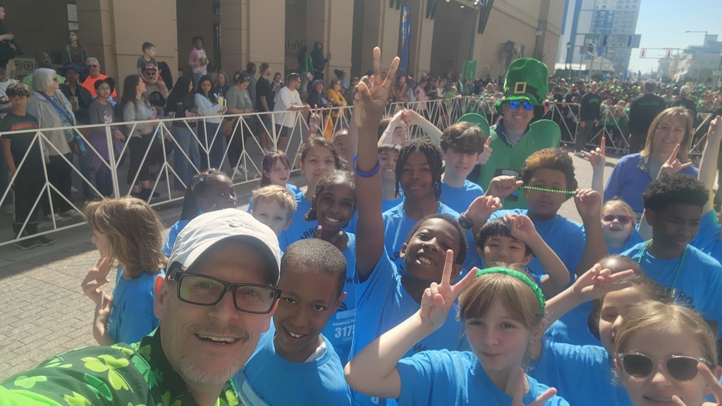 Students and staff ready to take on the race!