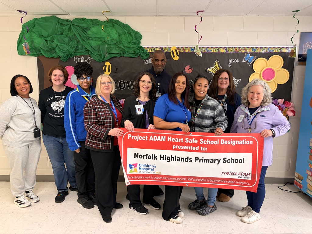 School staff receiving award