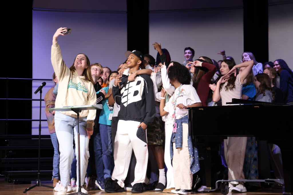 selfies with chorus class makes everyone smile