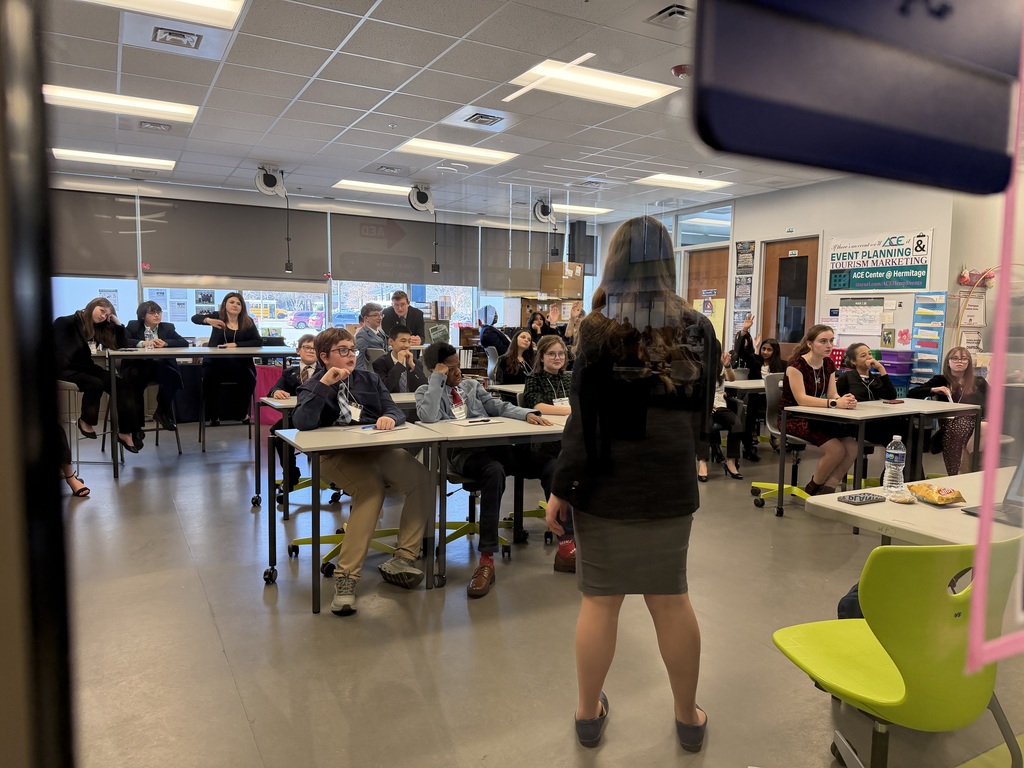 student presenting to peers at the FBLA competition