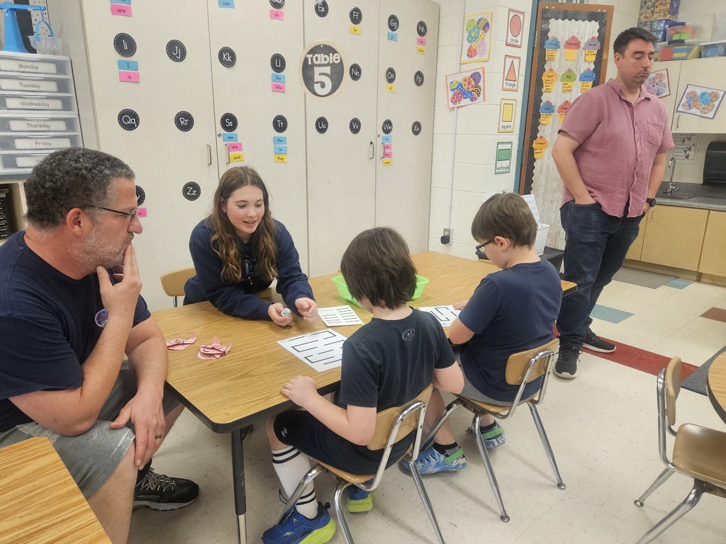 students coding Ozobot robots