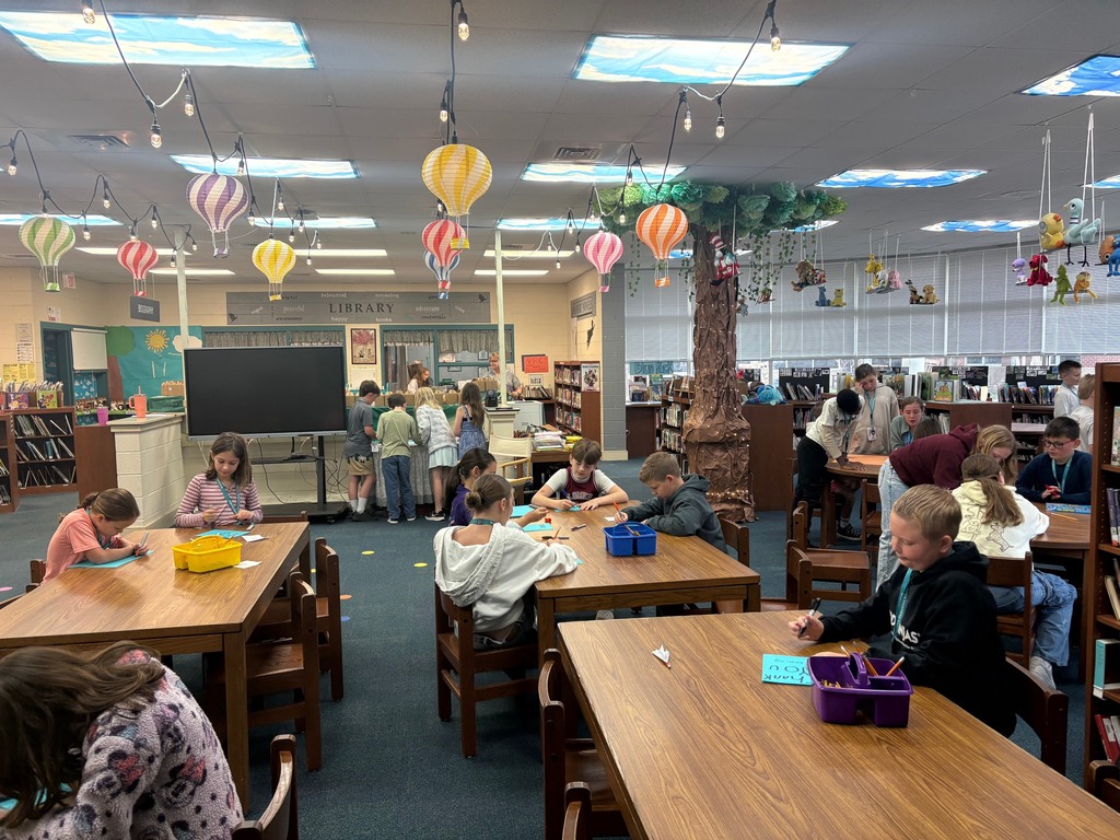 student leaders preparing for career day 