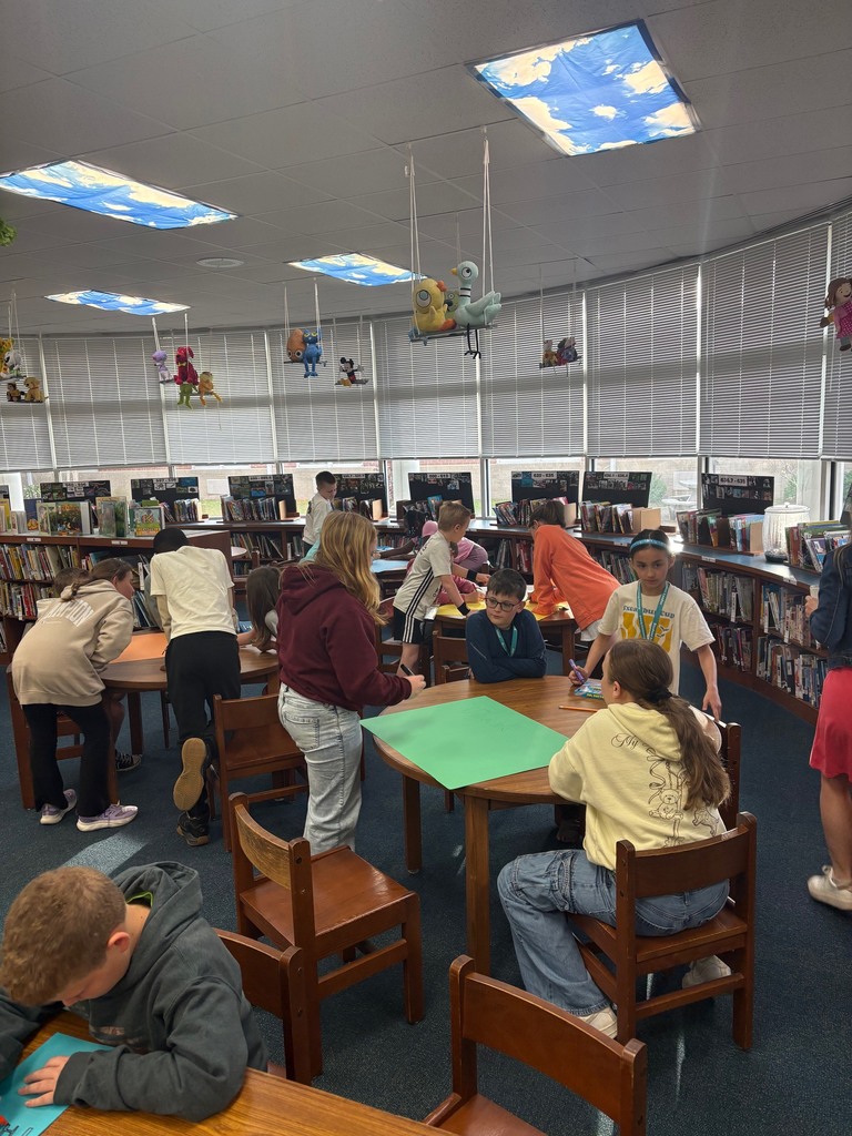 student leaders preparing for career day 