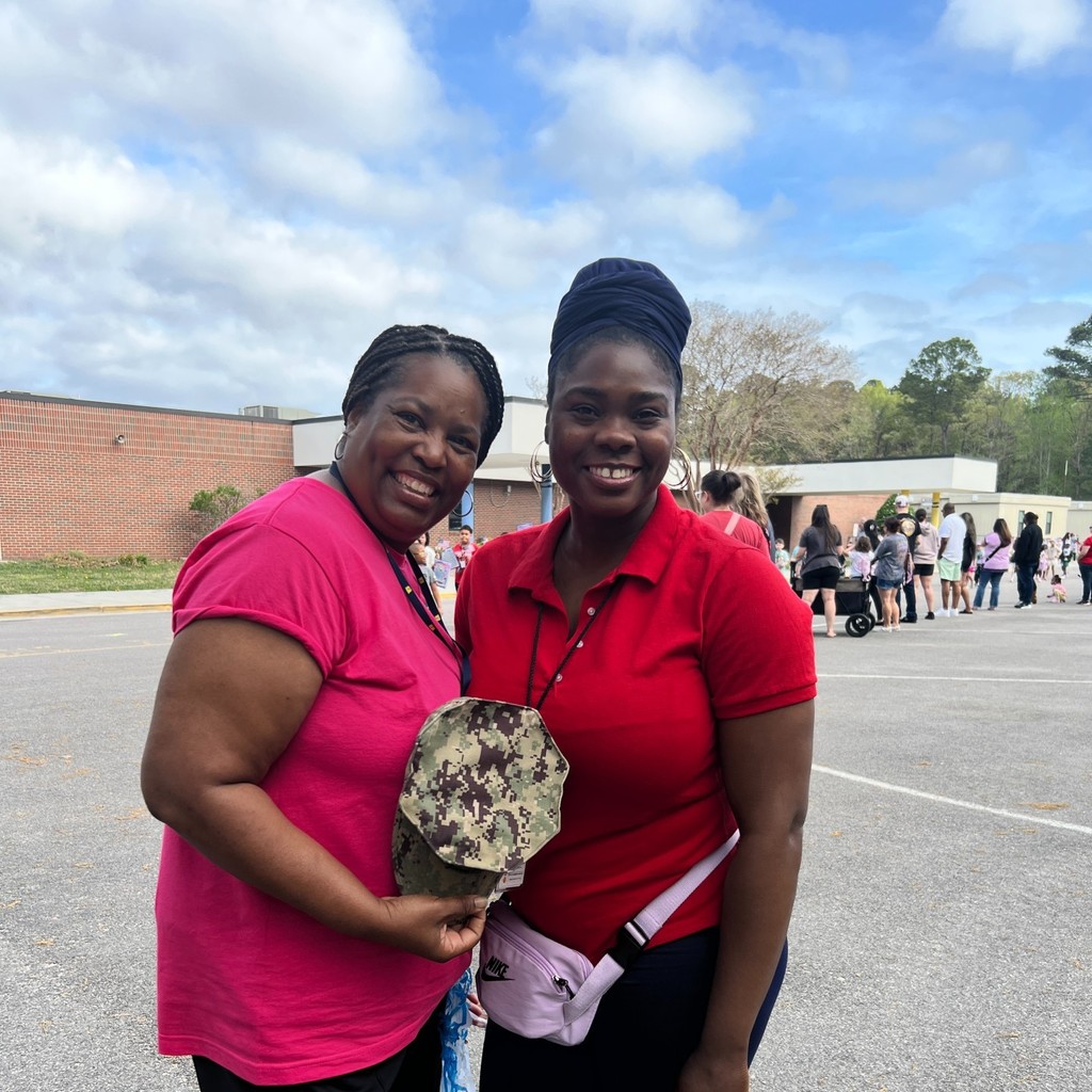 Staff showing appreciation for servicemen and women