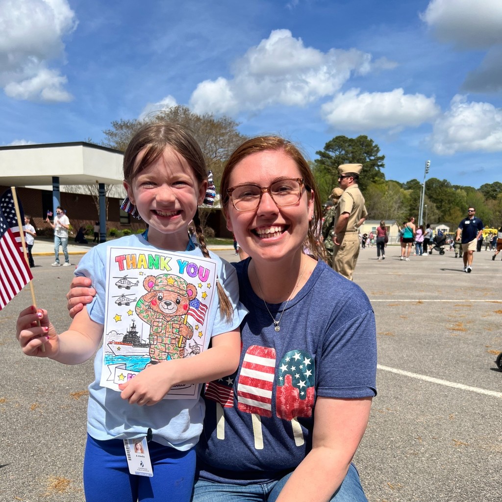 Students and staff showing appreciation for our military