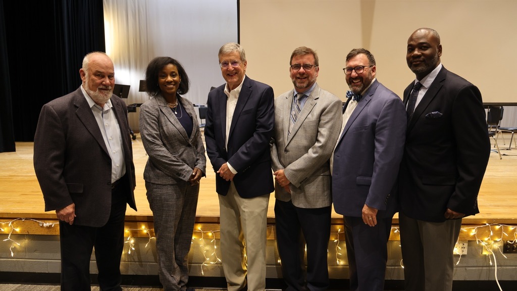 admin and community members celebrate JMS 25 yrs