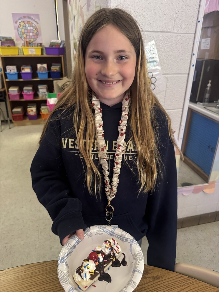 Kids eating ice cream 