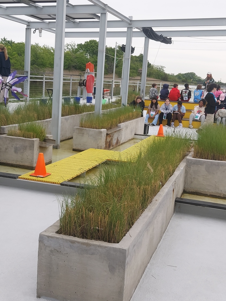 5th graders on the Learning barge