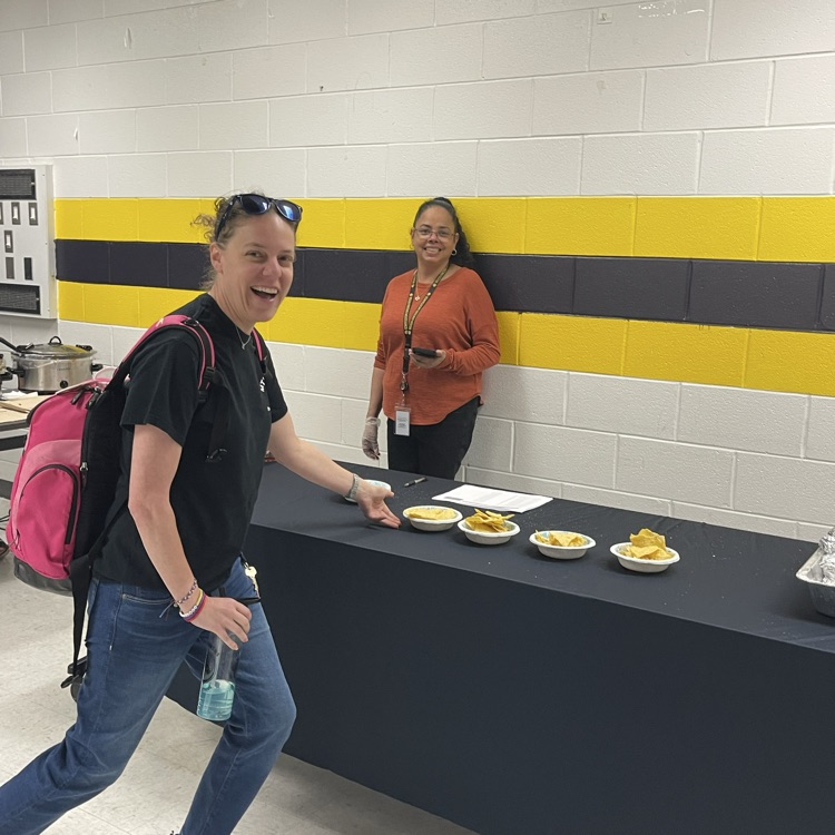 teachers receiving nachos or hotdog for teacher appreciation