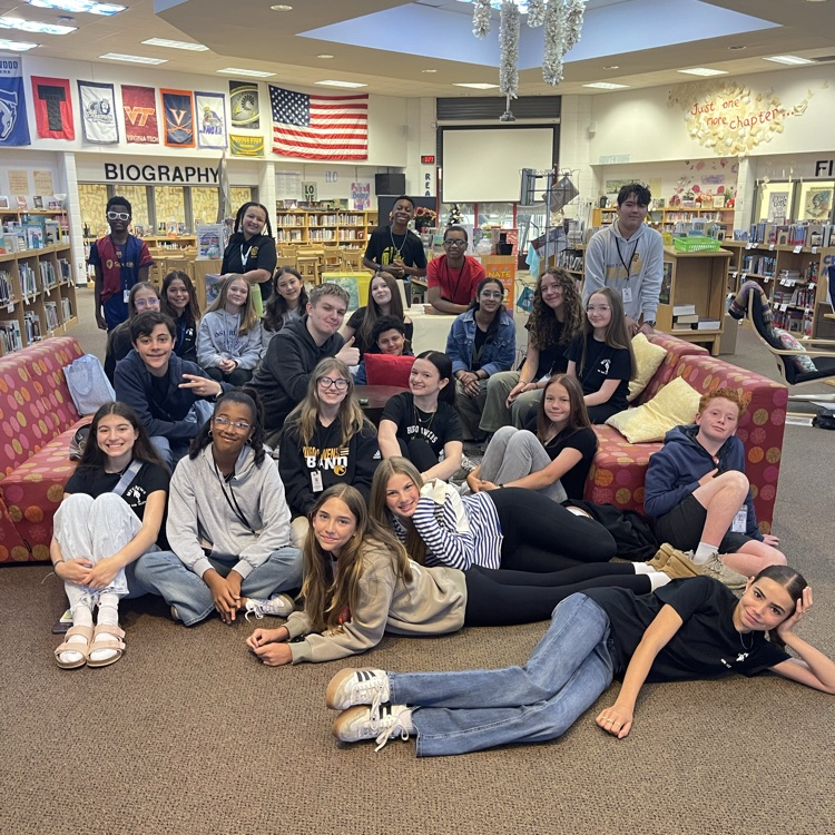 Group of MTV students smiling