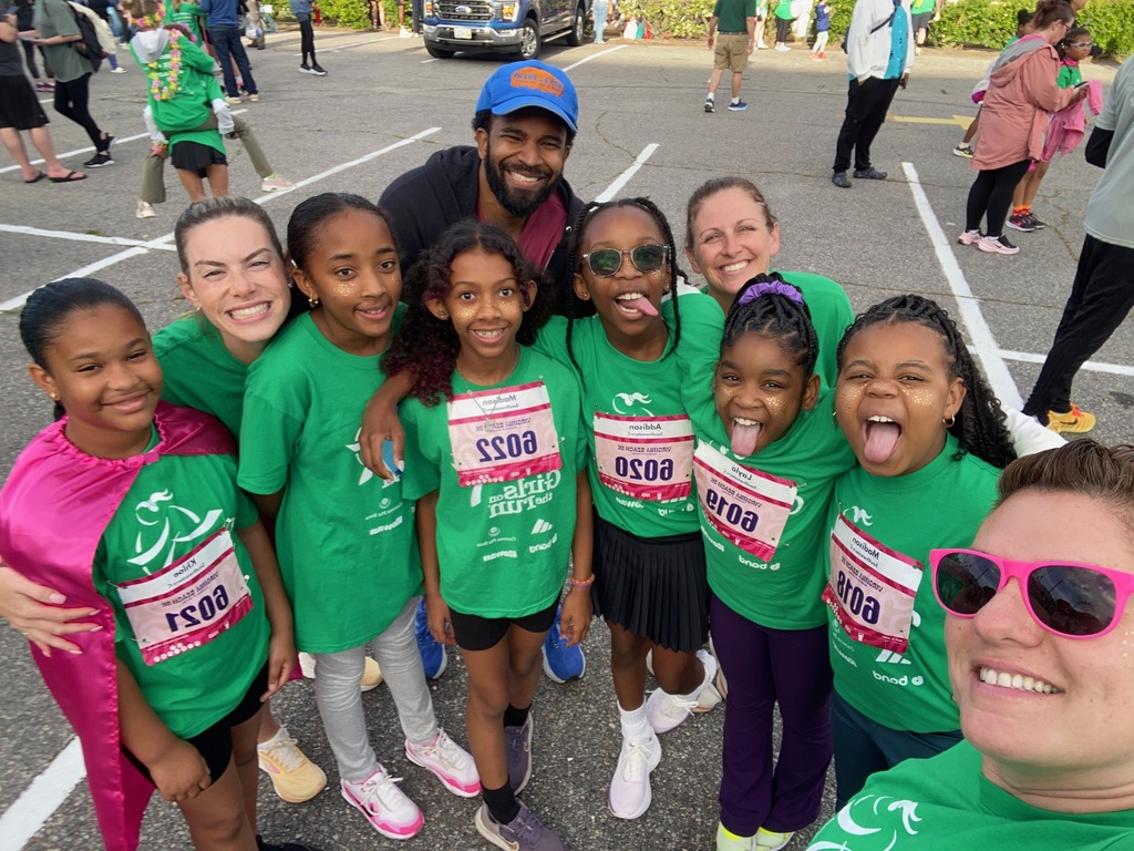 students and staff at girls on the run