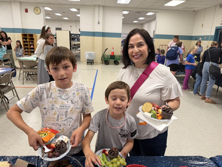 families getting food