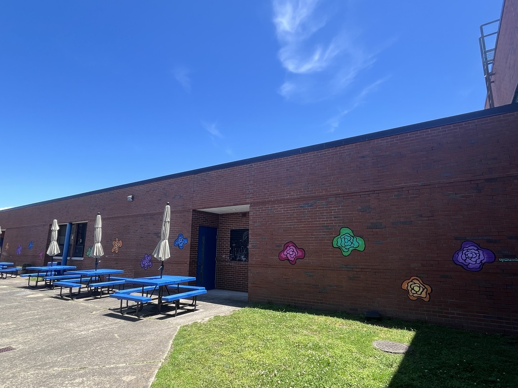 image of flowers painted in the courtyard