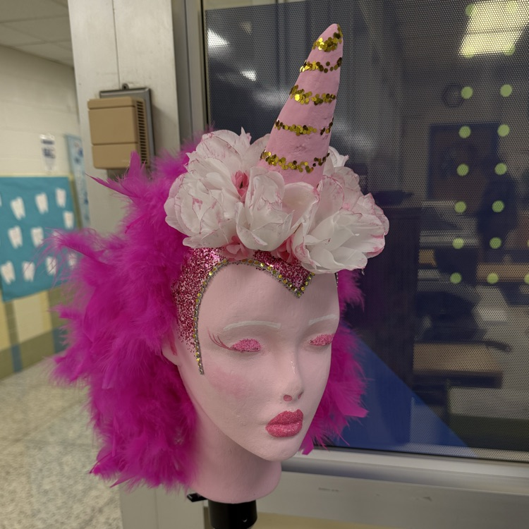 pink unicorn mannequin