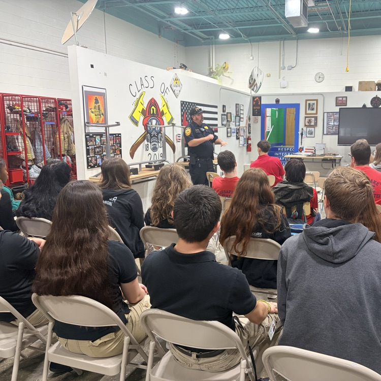students listening to the demonstration 