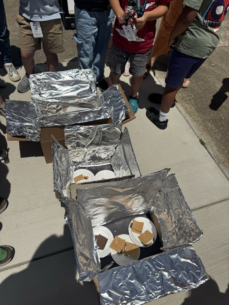 solar ovens with s'mores 