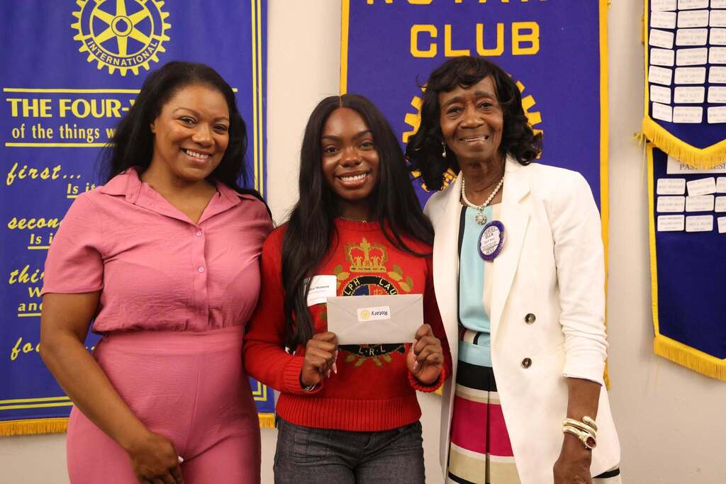 Students and Adults celebrate the Chesapeake Rotary Scholarship