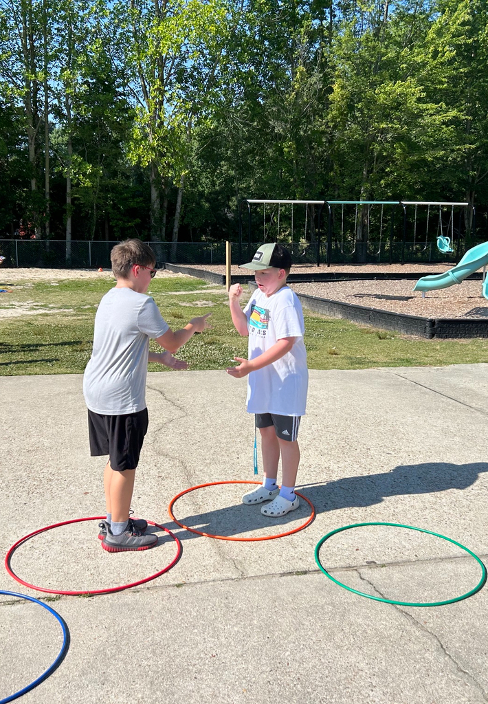 5th grade students playing games at field day