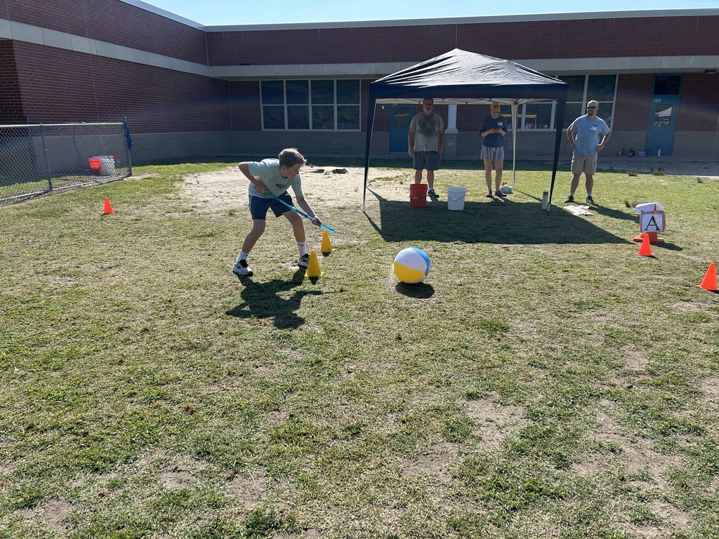 5th grade students playing games at field day