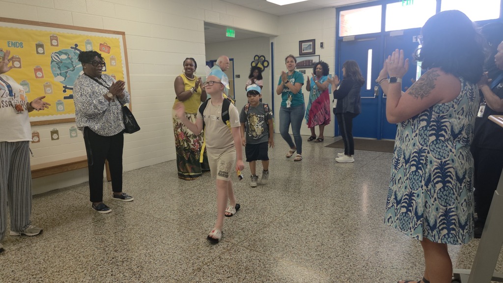 2nd Graders heading to the buses