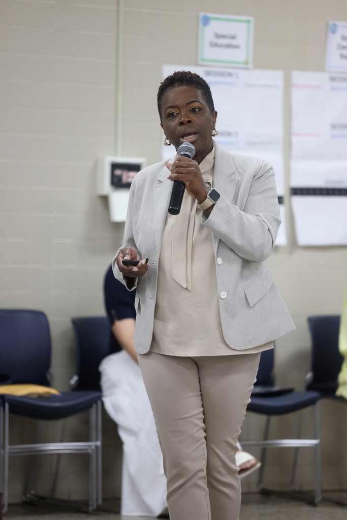 Division leader leading an activity at Summer LaunchPad. 