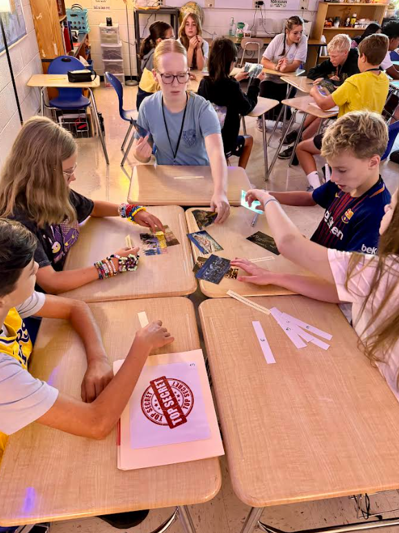 Students work to uncover clues about images from US History